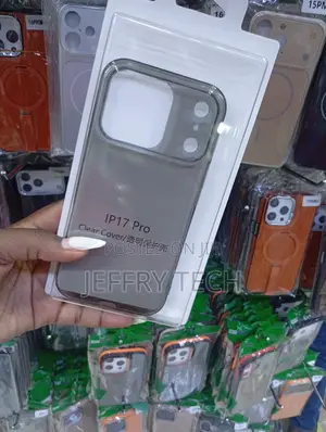 iPhone 17 Pro Transparent Case to Show the Phone's Original Color