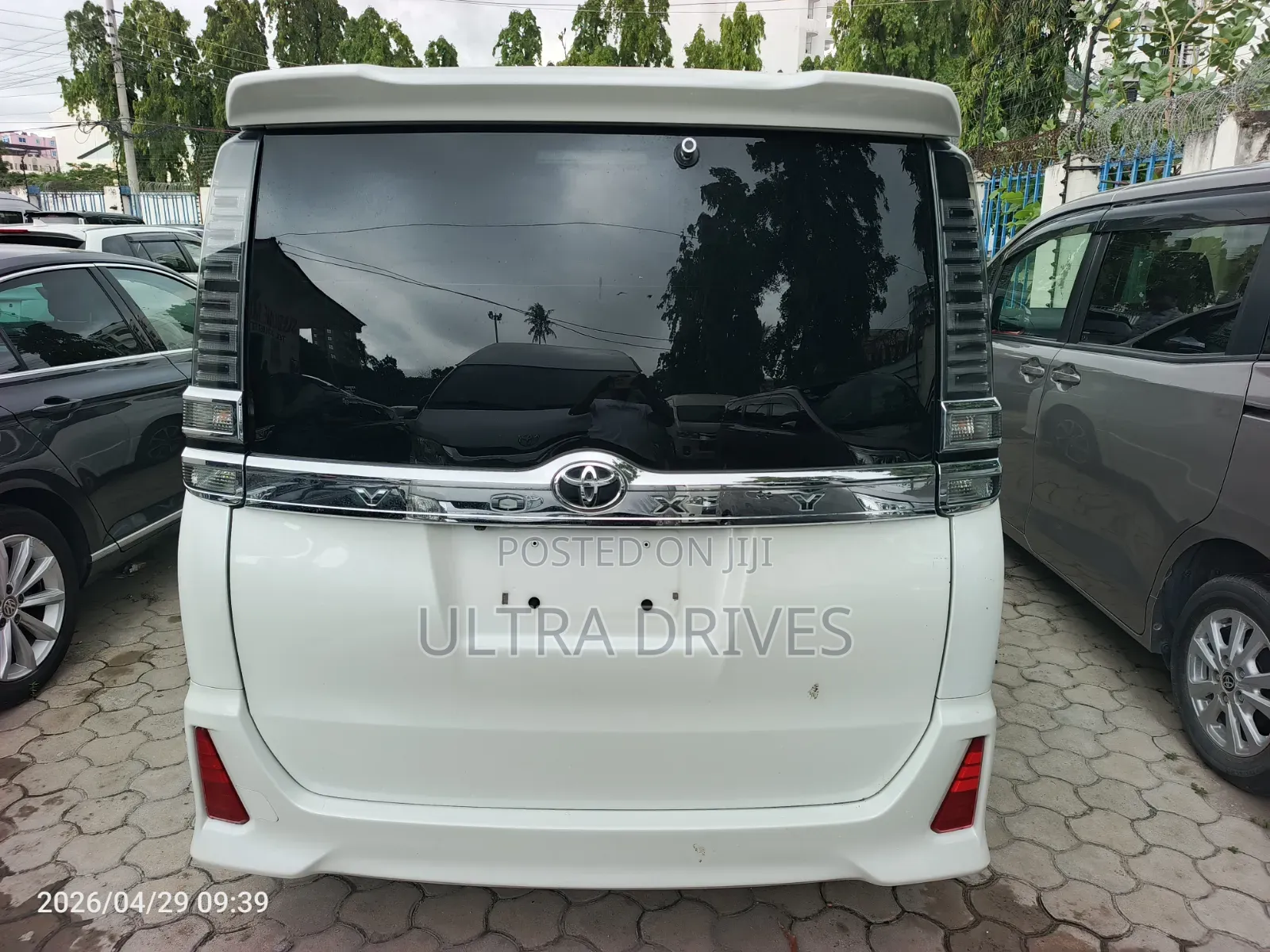 Toyota Voxy 2019 White