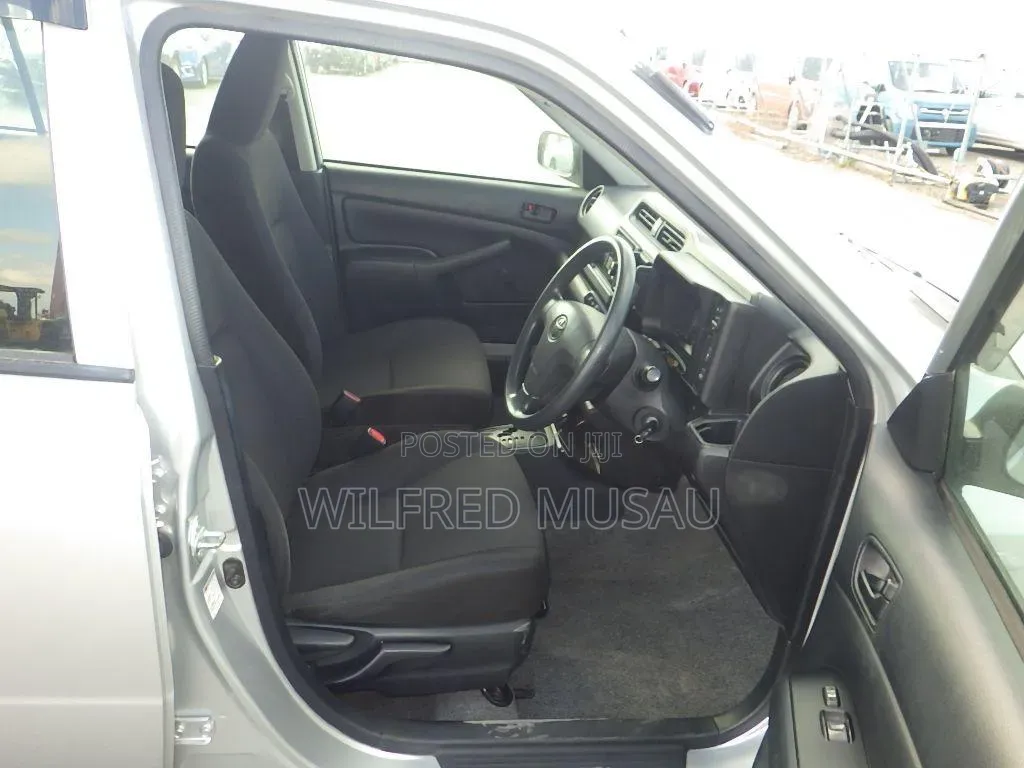 Toyota Probox 1.5 DX Comfort 2WD 2020 Silver