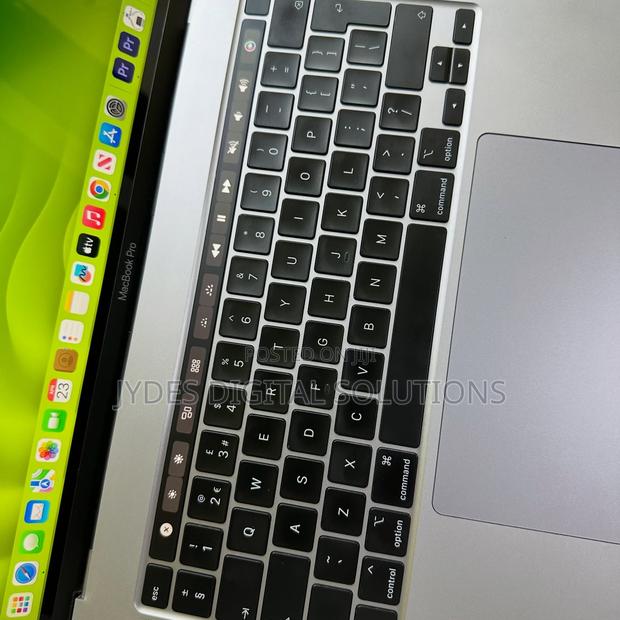 Laptop Apple MacBook Pro 2019 32GB Intel Core i7 SSD 512GB - thumbnail 3