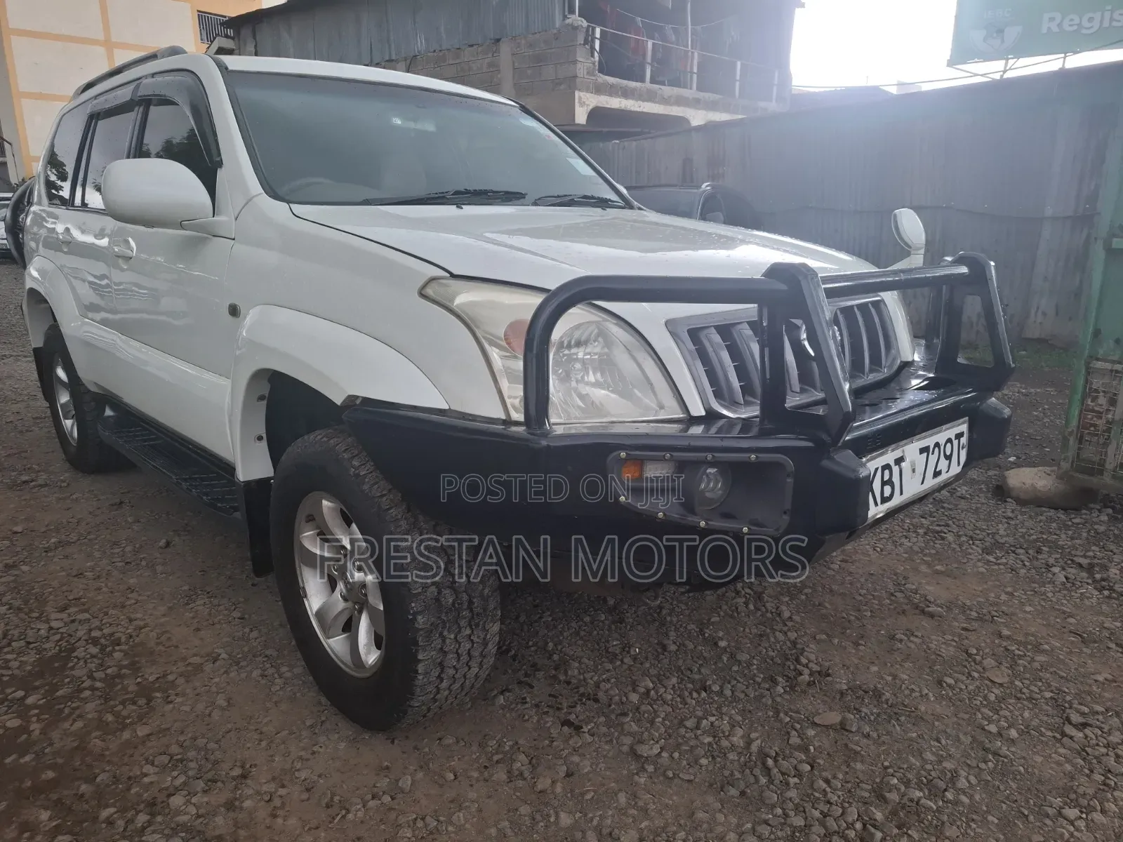Toyota Land Cruiser Prado 2005 White