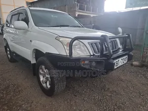 Toyota Land Cruiser Prado 2005 White