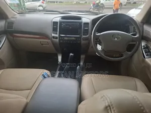 Toyota Land Cruiser Prado 2005 White