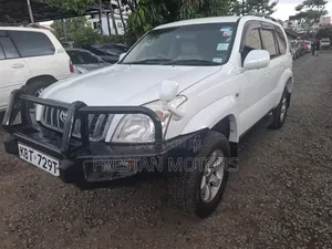 Toyota Land Cruiser Prado 2005 White