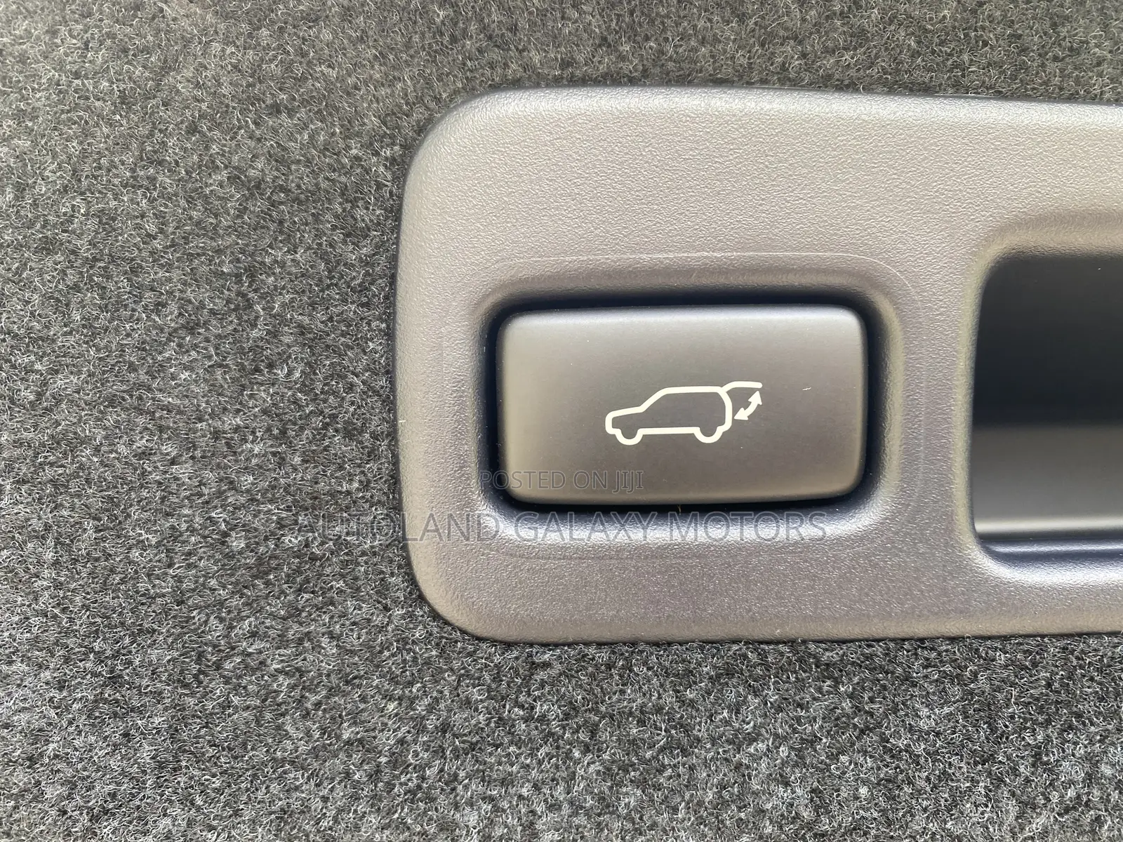 Toyota Harrier 2019