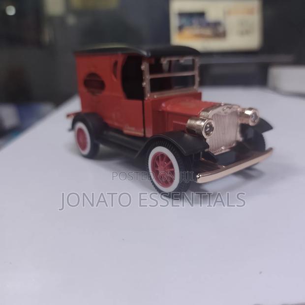 Vintage Die-Cast Metal Model Car - Classic Delivery Van Toy