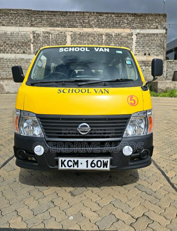 Nissan Caravan (Urvan) 2010 Yellow