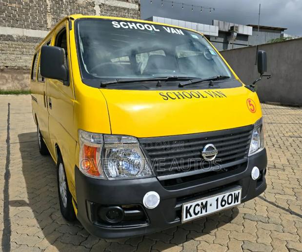 Nissan Caravan (Urvan) 2010 Yellow - thumbnail 8
