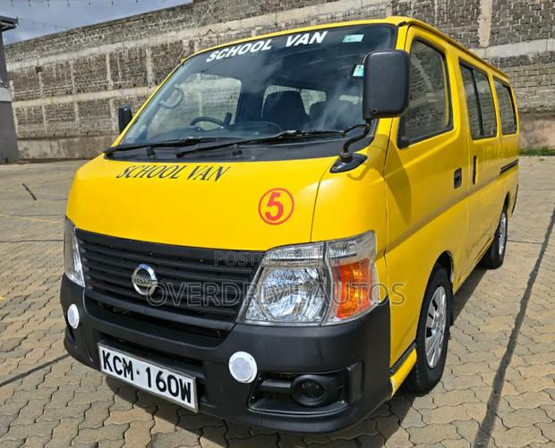 Nissan Caravan (Urvan) 2010 Yellow - thumbnail 10