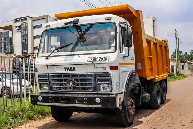 Tata Tipper - thumbnail 3