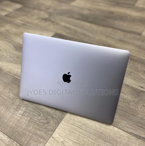 Laptop Apple MacBook Pro 2017 16GB Intel Core i7 SSD 512GB