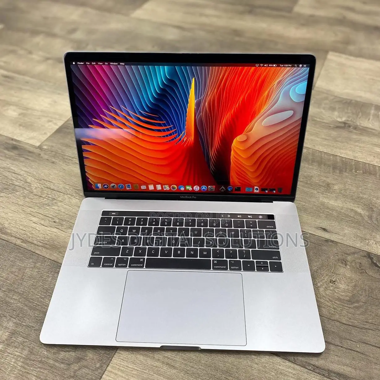 Laptop Apple MacBook Pro 2017 16GB Intel Core i7 SSD 512GB