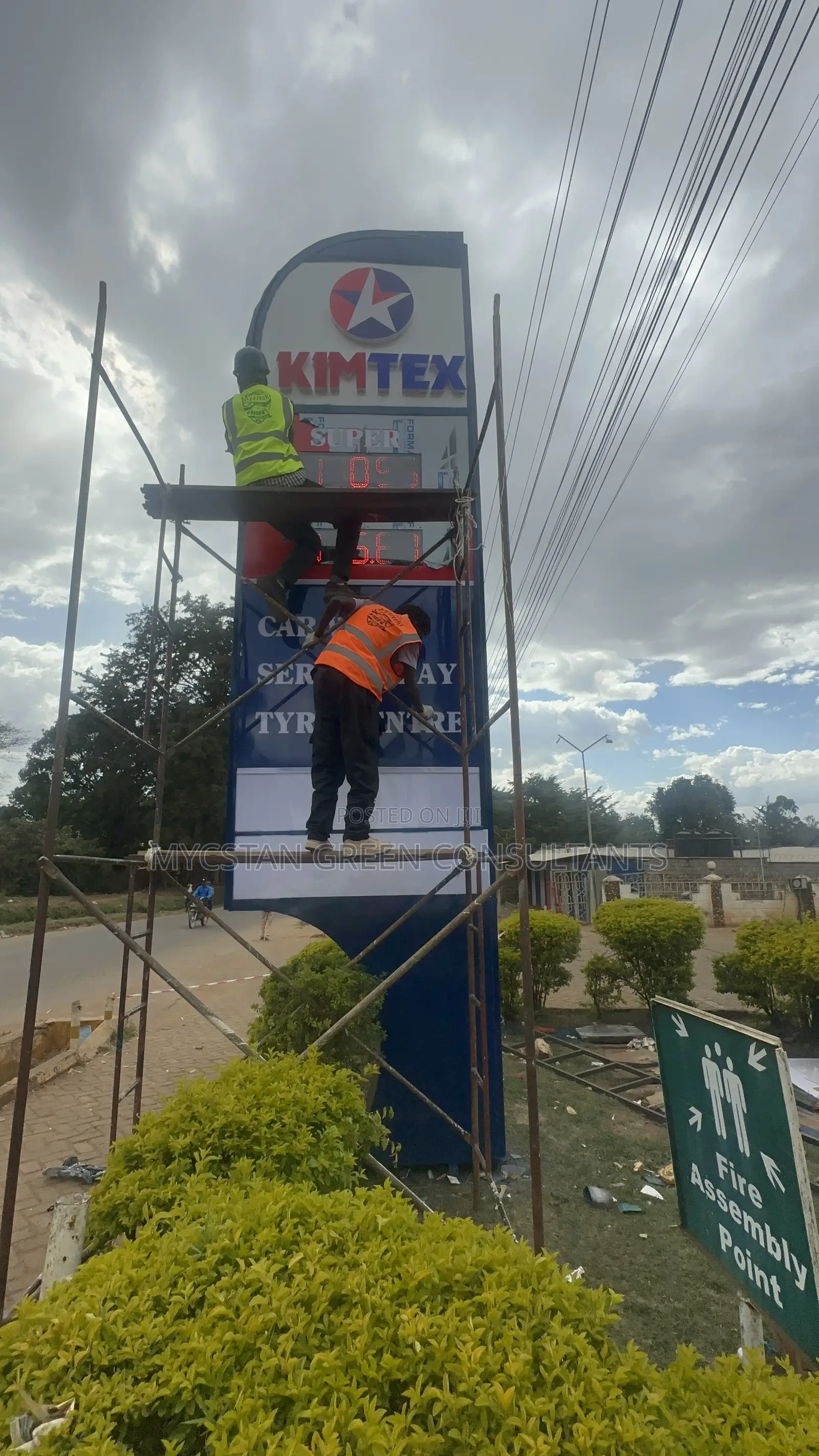 Customizable Pylon Signs for All Businesses