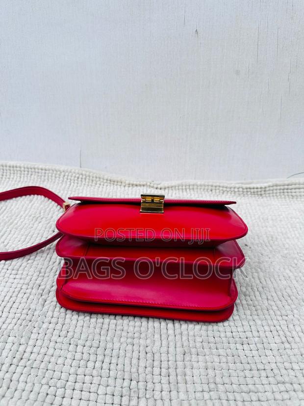 Authentic Céline Classic Medium Box Bag in Red Calfskin Leather - thumbnail 6