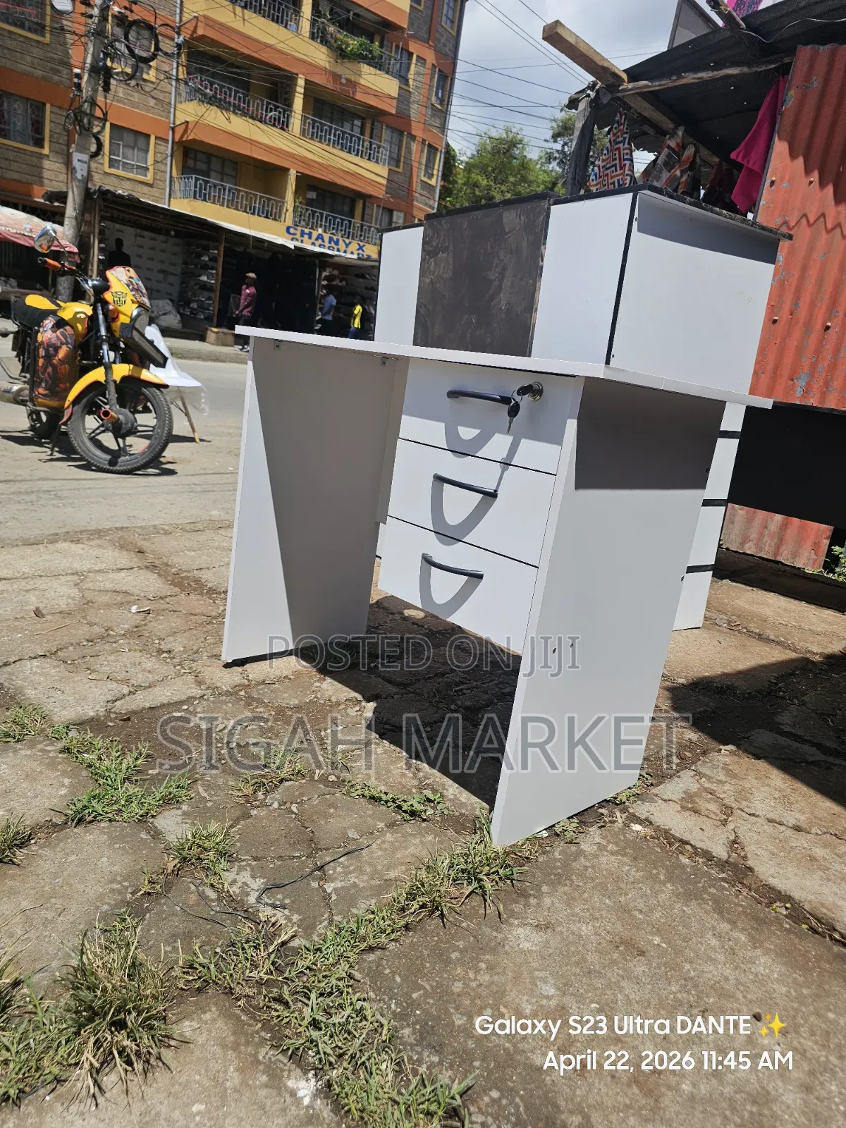 0.9m Desk Available