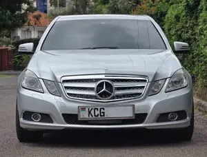 Mercedes-Benz E250 2010 Silver