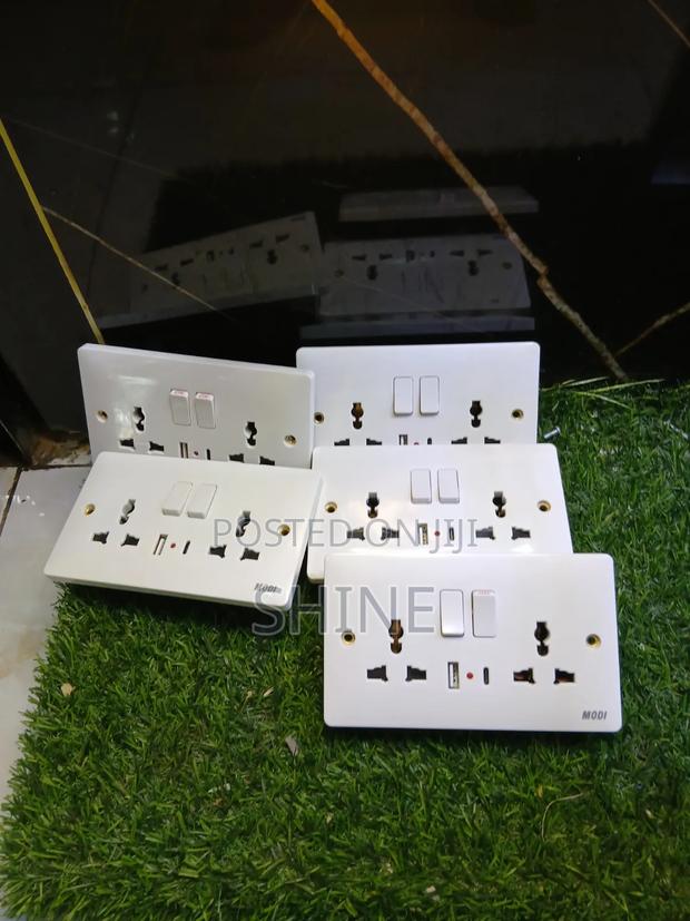 Modern Twin Socket With Usb And Type C Port - thumbnail 2
