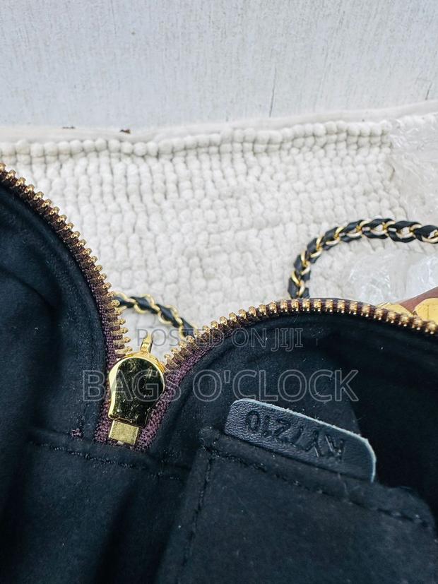 Louis Vuitton Vanity Pm Monogram Reverse Handbag - thumbnail 3