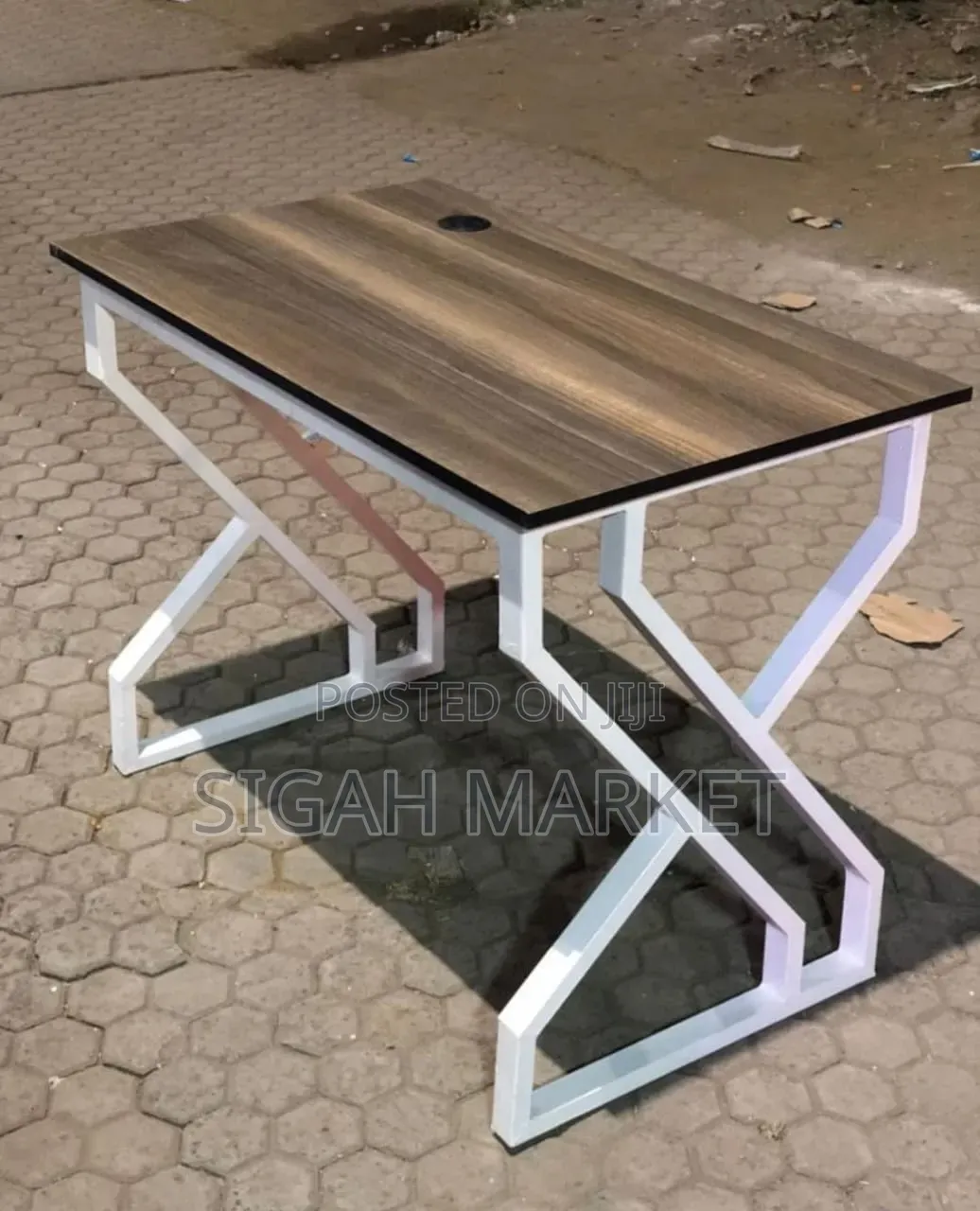 Top American Office Desk Available
