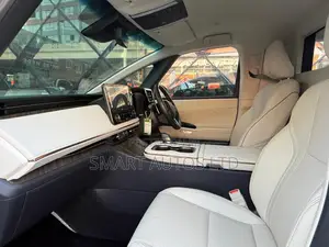 Lexus LM 2024 White