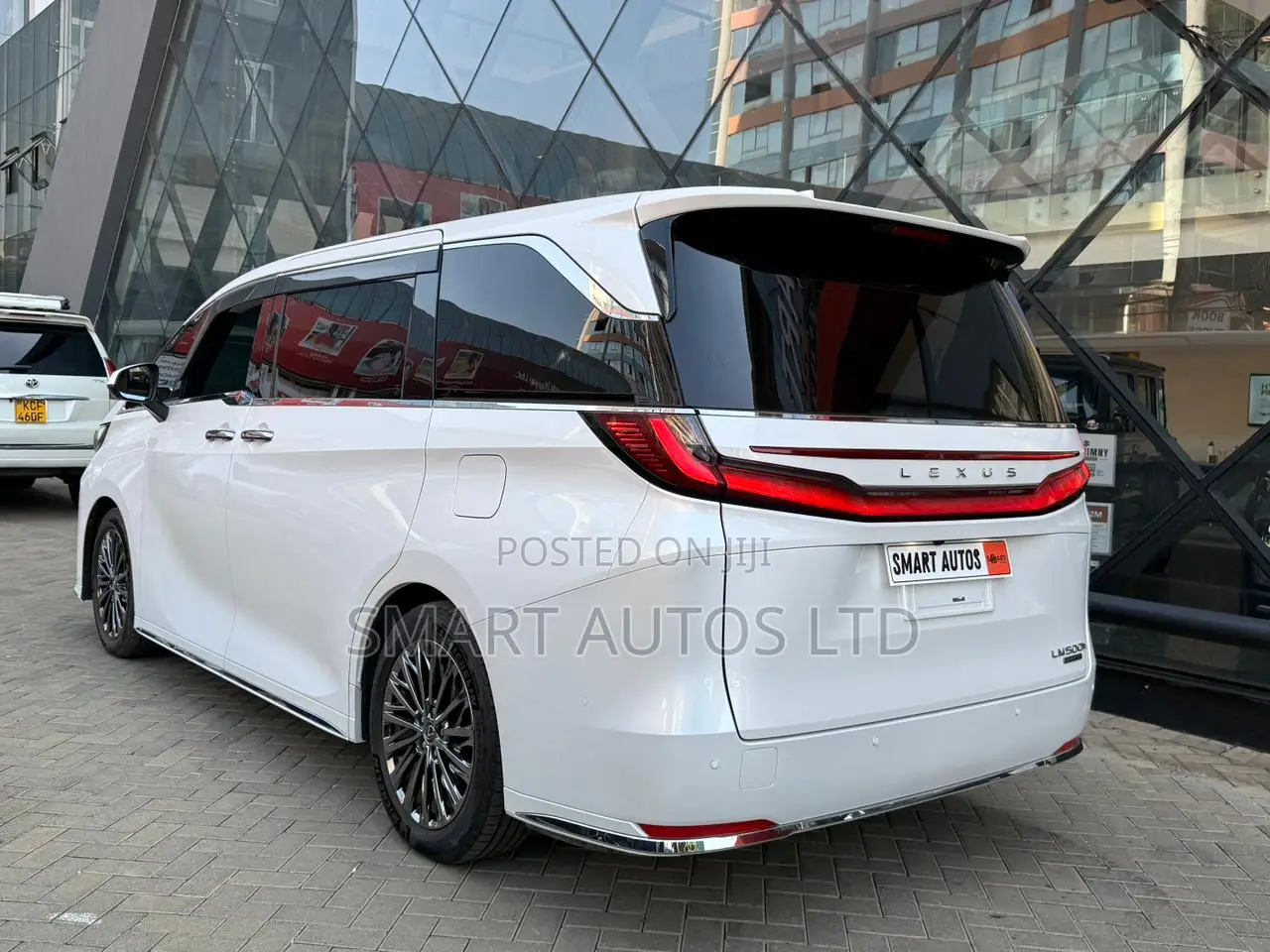 Lexus LM 2024 White