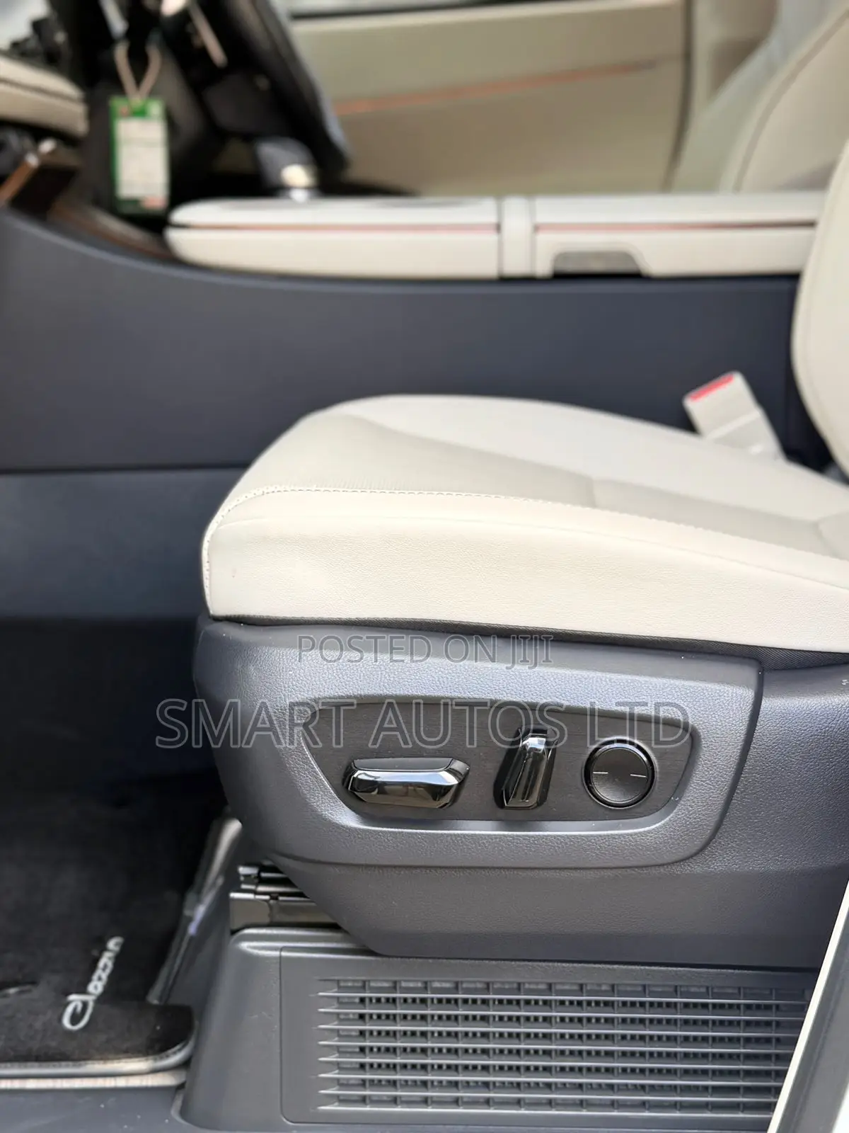 Lexus LM 2024 White