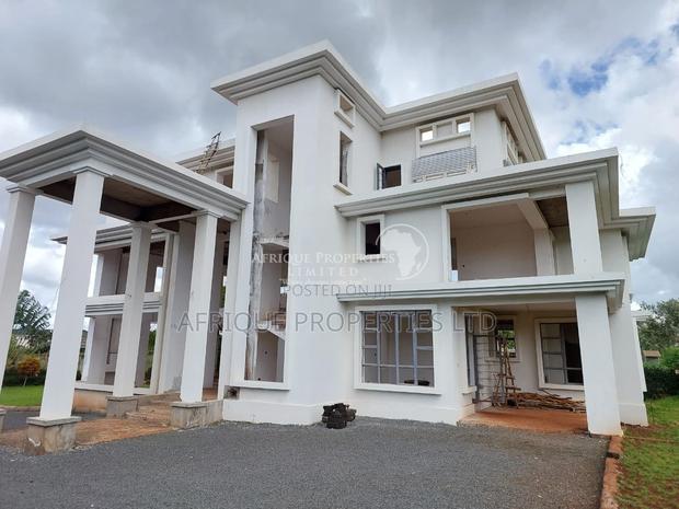 5bdrm Mansion in Thika Green for sale - main view