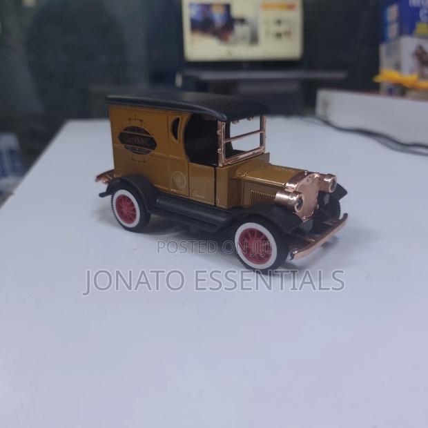 Vintage Classic Diecast Model Van Retro Home Office Décor
