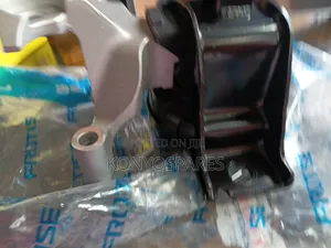 Right Engine Mount Nissan Dualis