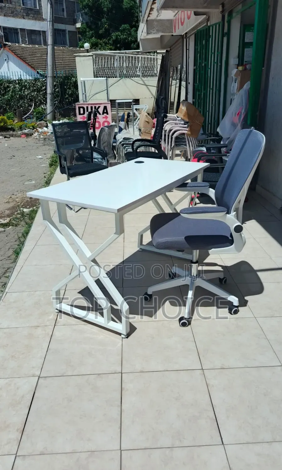 Metallic Stand - Table and Chair