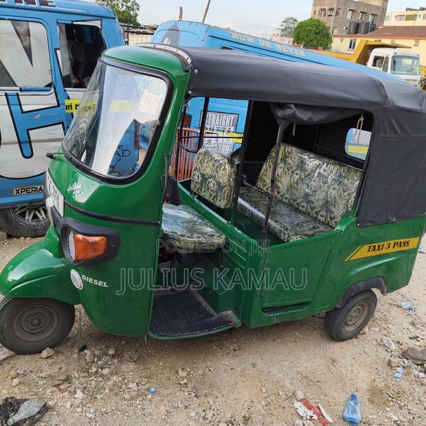 Piaggio 2022 Green - thumbnail 3