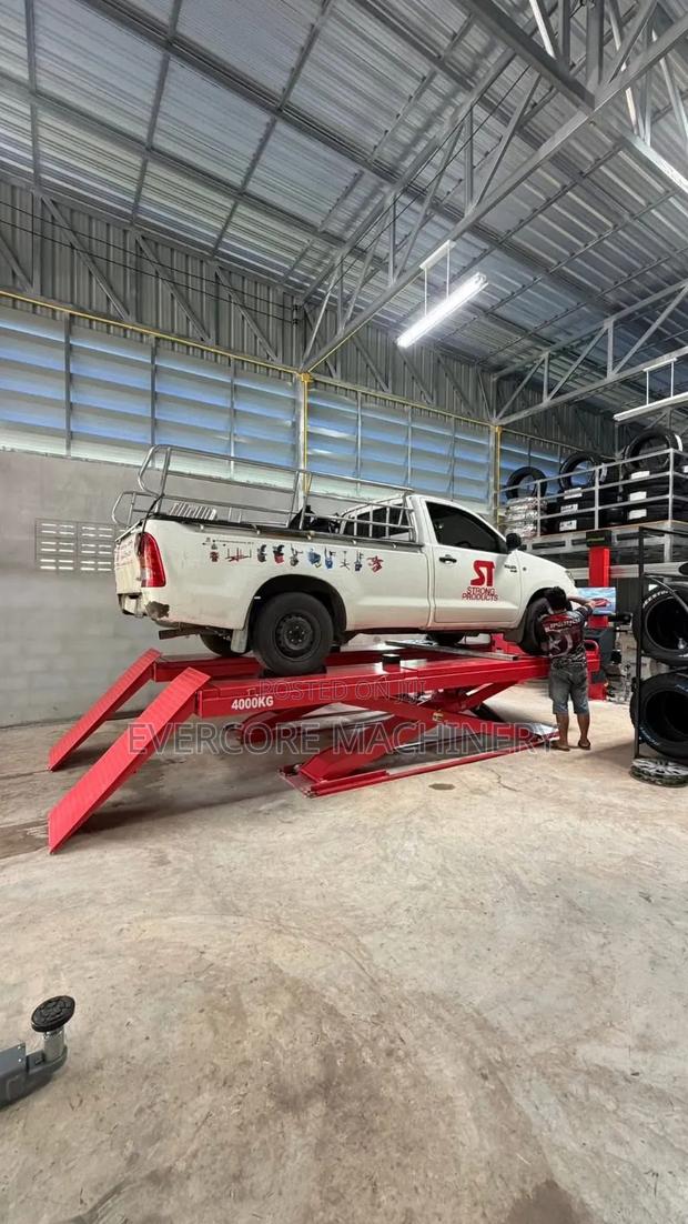 Commercial Big Scissor Carlift Machine Best Quality.