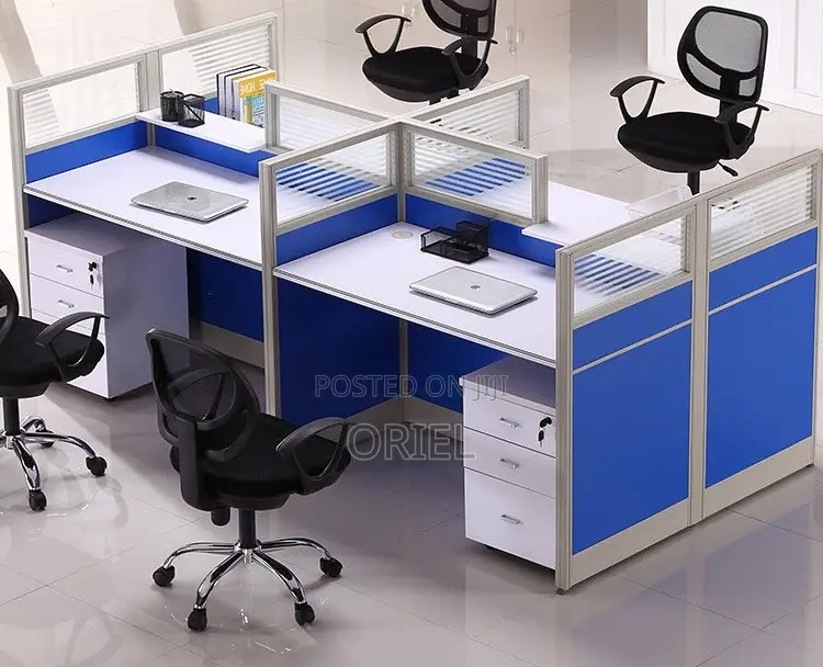 Office Workstation : Partitioned 4-Seater Office Workstation