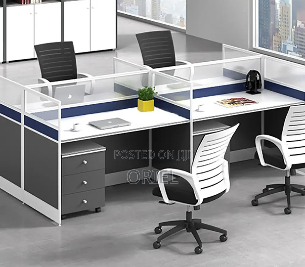 Office Workstation : Partitioned 4-Seater Office Workstation