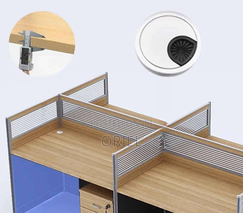 Office Workstation : Partitioned 4-Seater Office Workstation