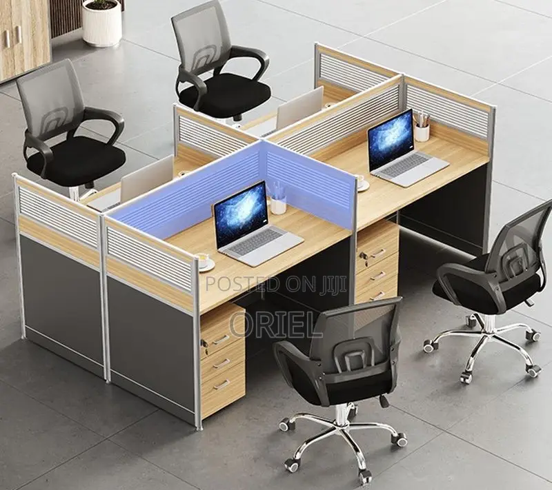 Office Workstation : Partitioned 4-Seater Office Workstation
