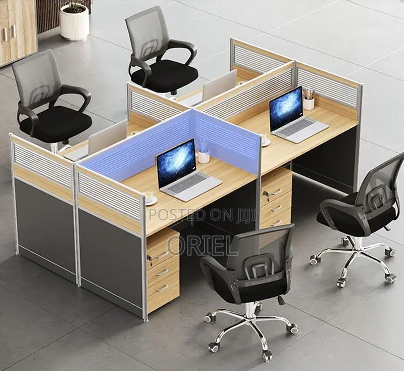 Office Workstation : Partitioned 4-Seater Office Workstation