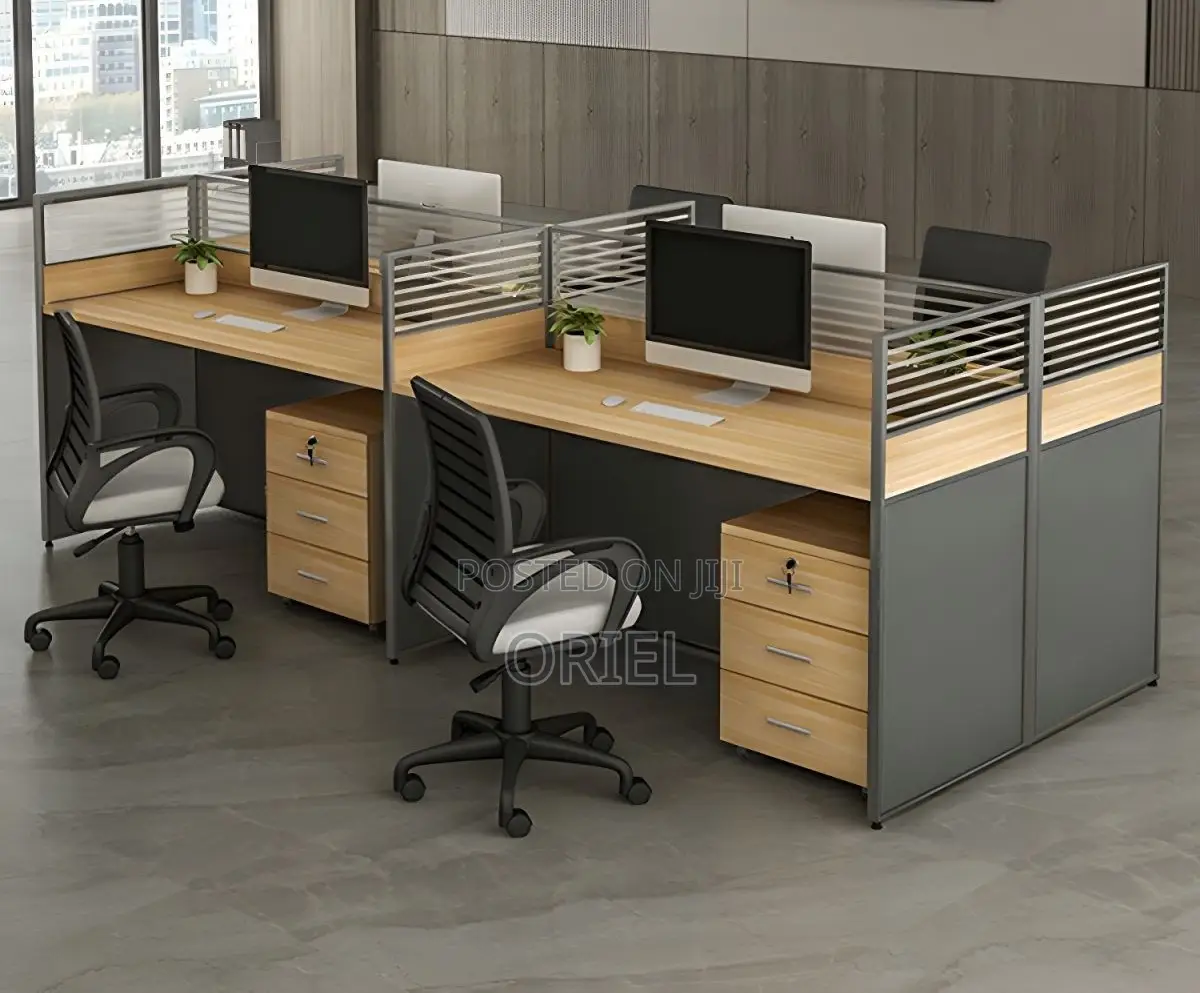 Office Workstation : Partitioned 4-Seater Office Workstation