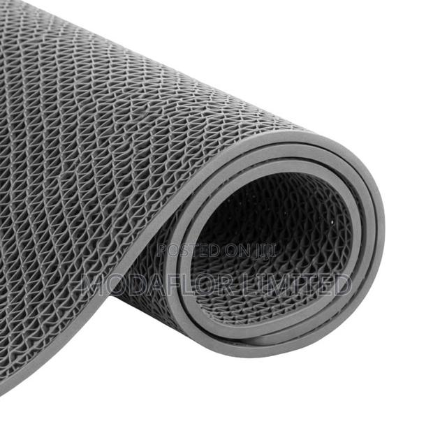 S Mat for Poolside, Car Wash and Outdoor Floor Use