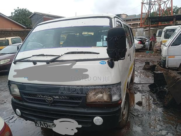 Toyota HiAce 1999 White