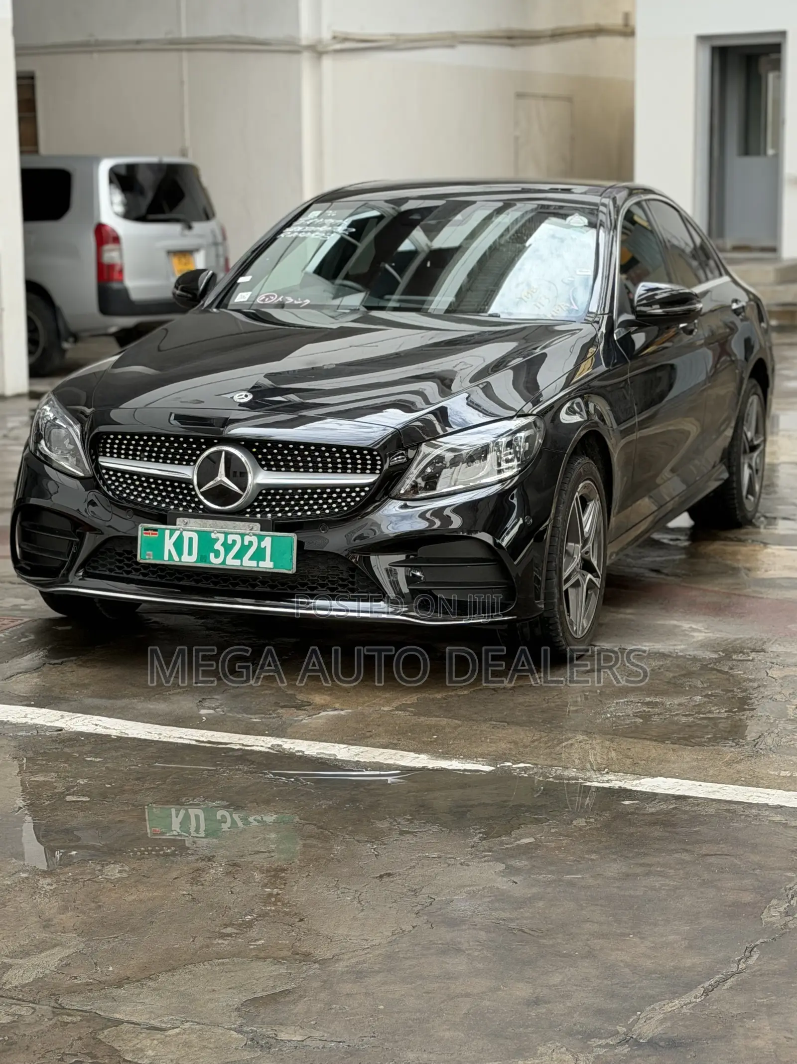 Mercedes-Benz C200 2020 Black
