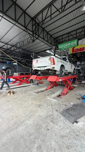 Heavy Duty Big Car Scissor Lift Machine High Quality.