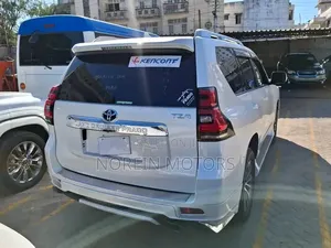Toyota Land Cruiser Prado 4.0 Petrol TZ-G 2018 White