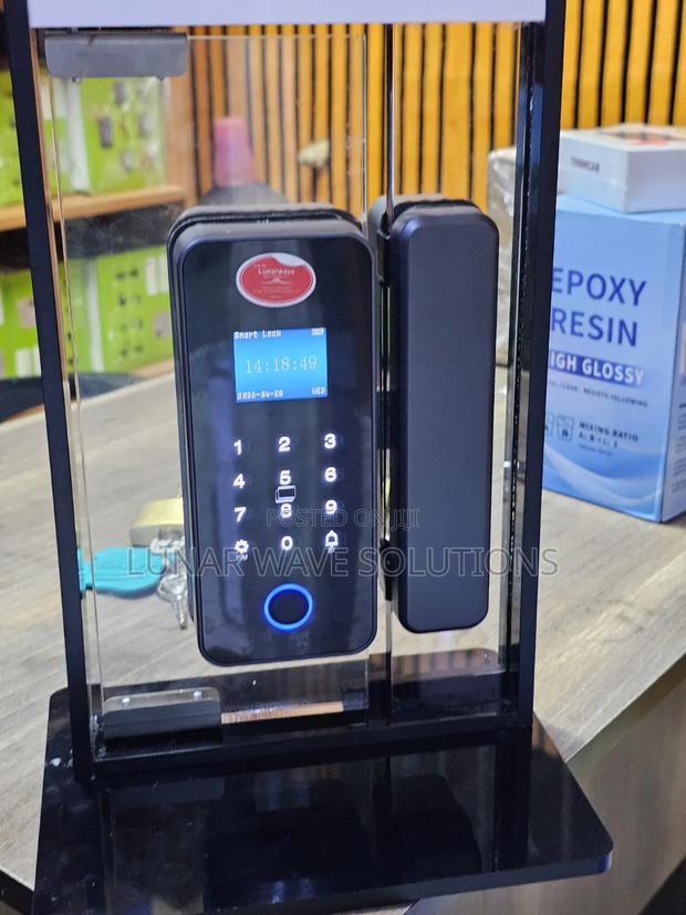 Digital and Smart Door Locks for Glass Doors - thumbnail 2