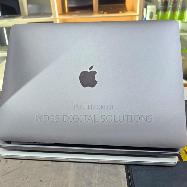 Laptop Apple MacBook Pro 2020 M1 8GB Intel Core i7 SSD 256GB