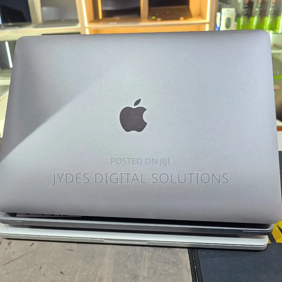 Laptop Apple MacBook Pro 2020 M1 8GB Intel Core i7 SSD 256GB