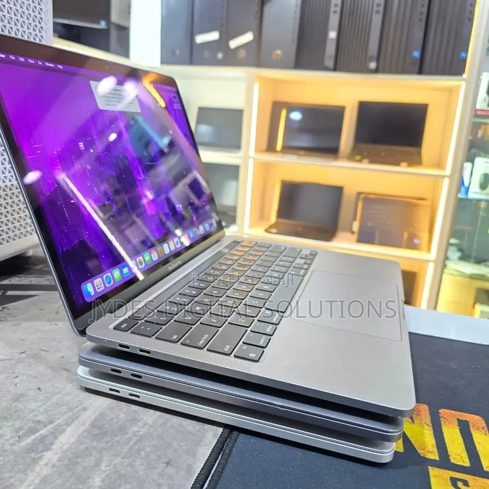 Laptop Apple MacBook Pro 2020 M1 8GB Intel Core i7 SSD 256GB