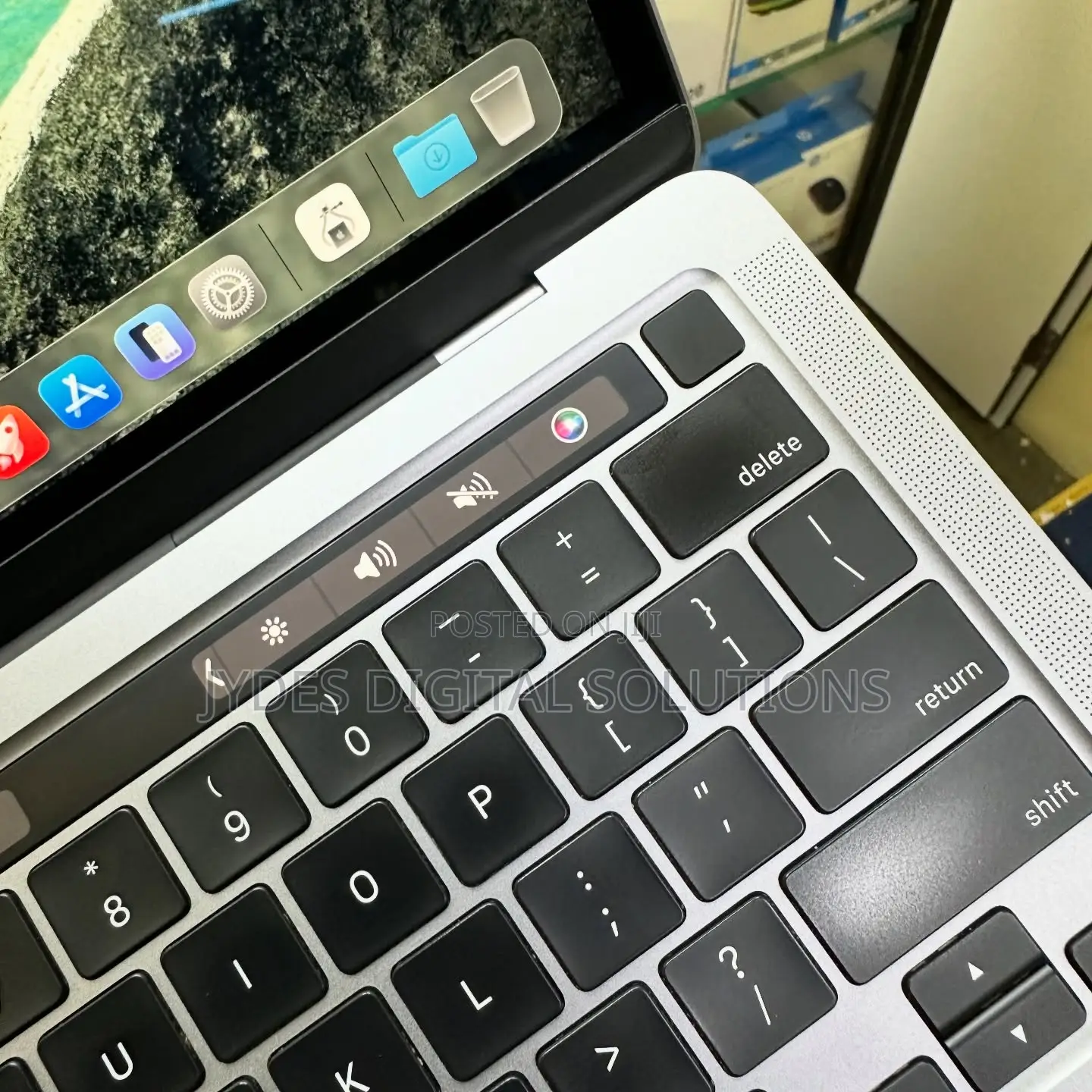 Laptop Apple MacBook Pro 2020 32GB Intel Core i7 SSD 512GB