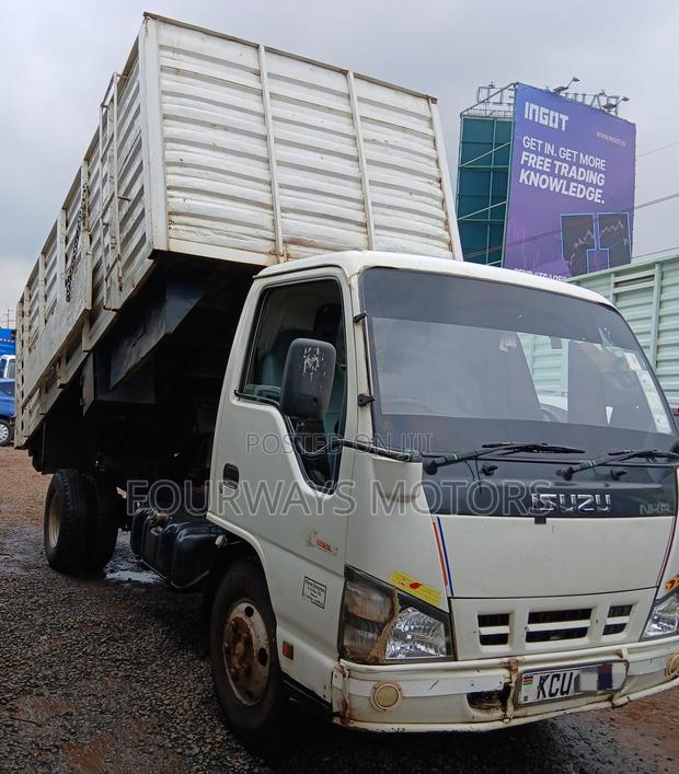 Isuzu NPR Tipper