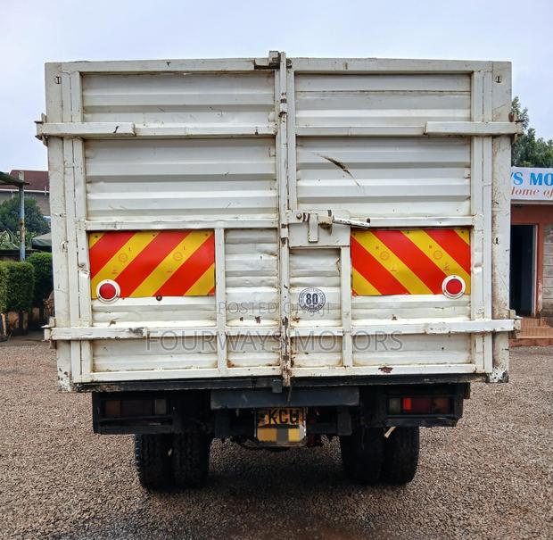 Isuzu NPR Tipper - thumbnail 8